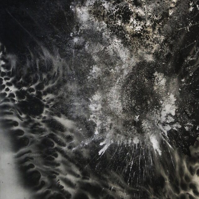 Morphicfields_argento2C20222C170x130cm2CTuscheSilberstaubaufLeinwand